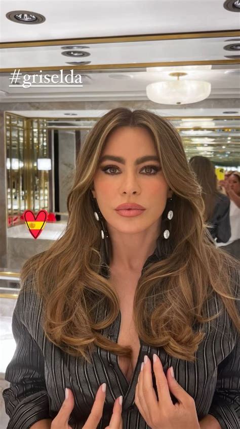 sofia vergara oops|Sofia Vergara shocks fans with sizzling topless .